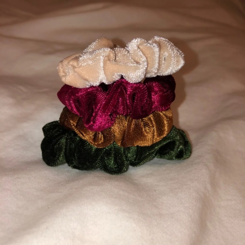 Brand New Scrunchie Set of 4 Fall Colors Theme